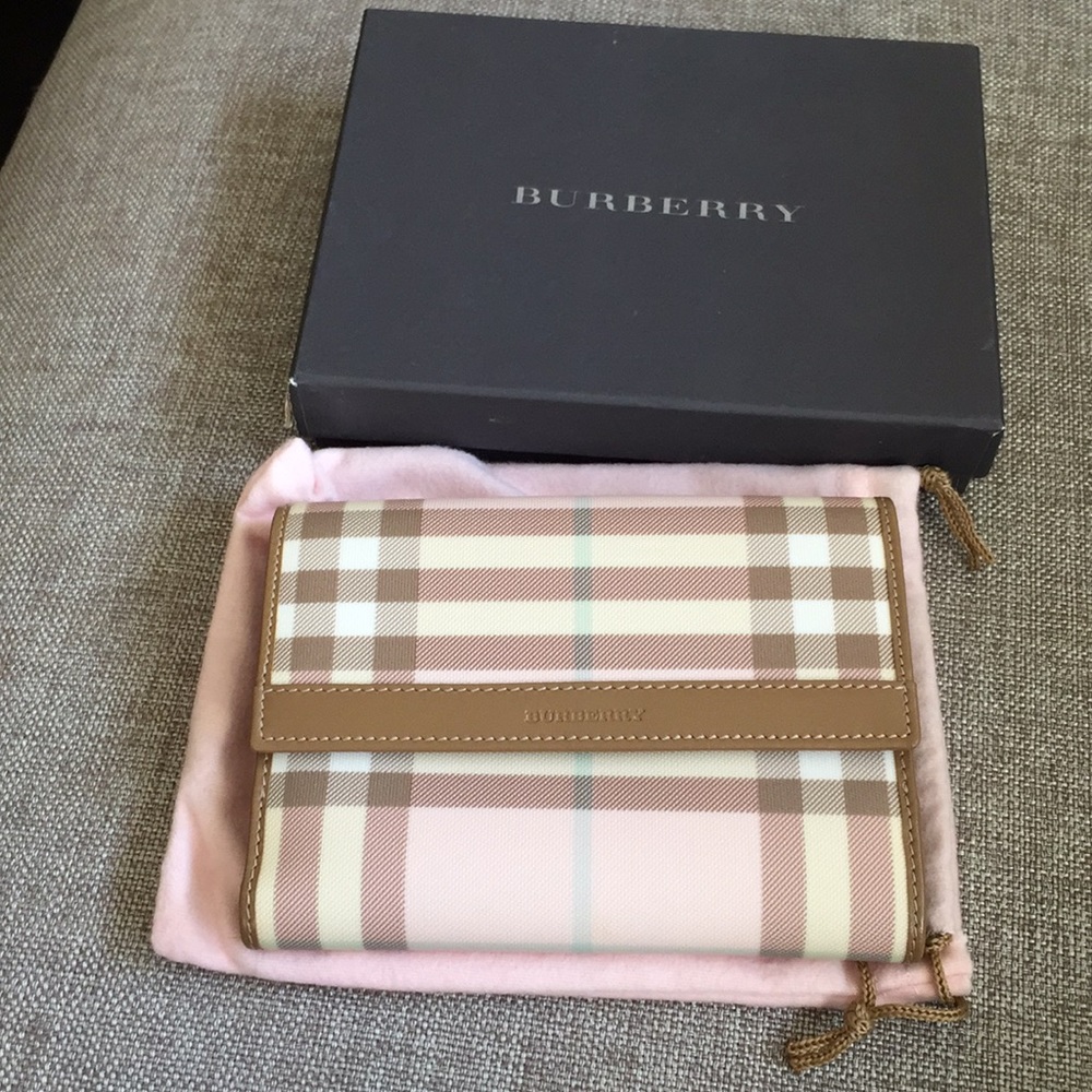 Burberry pink nova check wallet